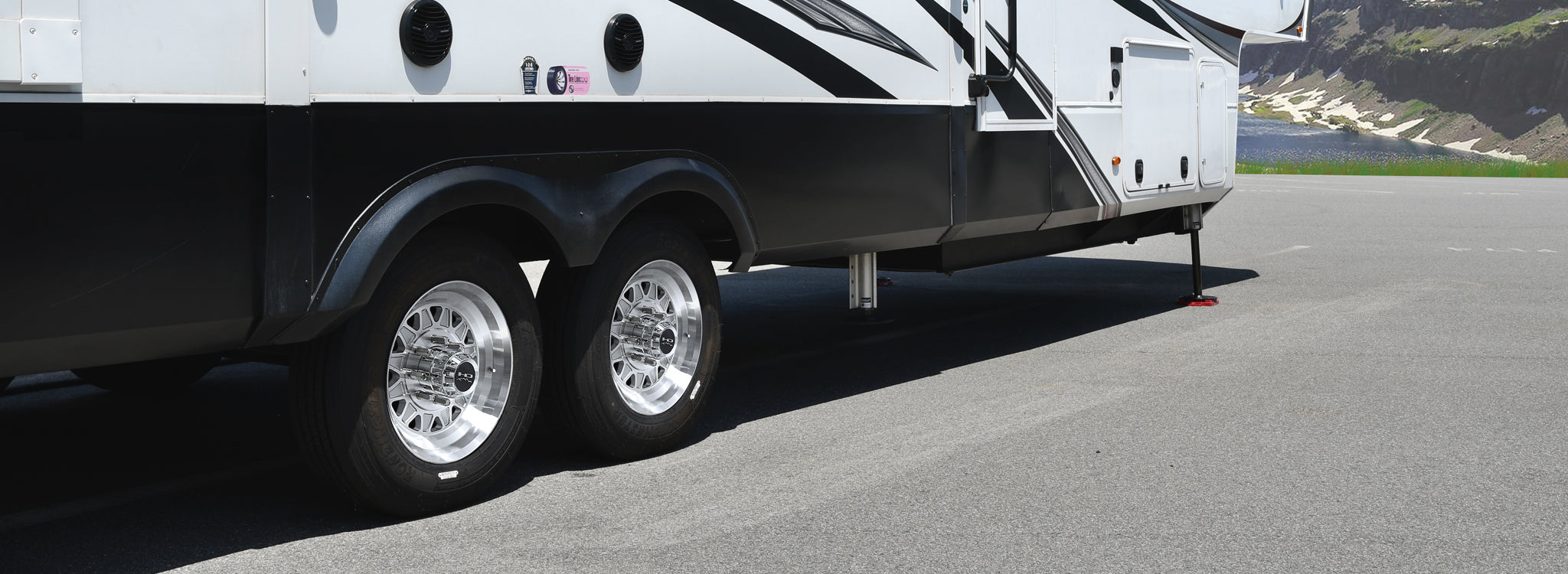 hd trailer hdt forged polished wheel on rv