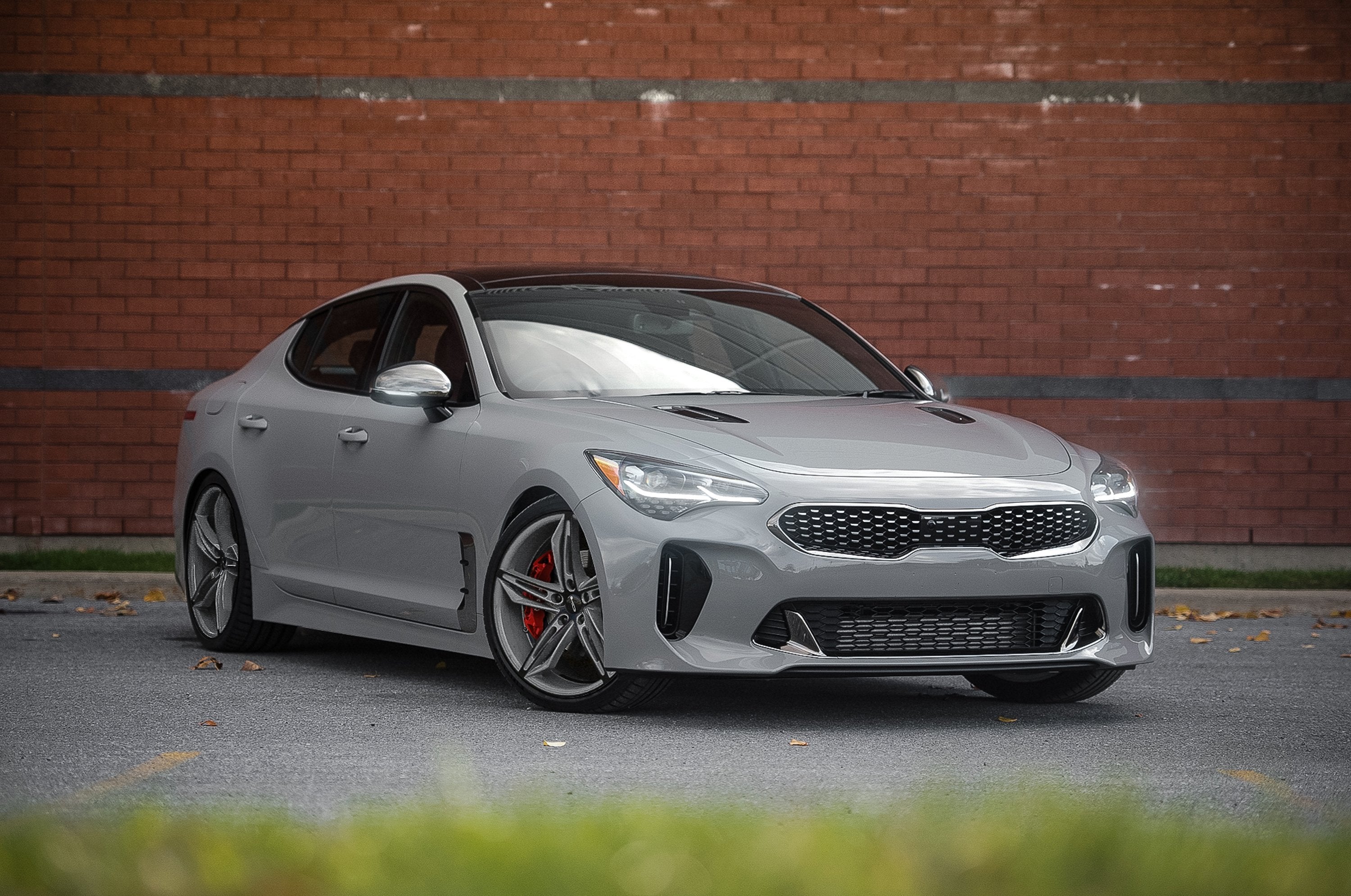 HD Wheels Passenger Car Wheels Fly Cutter in Custom Color Grey and Black Split 5 Spoke with Directional Spokes 18x8.0 and 20x8.5 5x114.3, 5x4.50 Bolt Pattern Battleship Shark Skin Kia Stinger