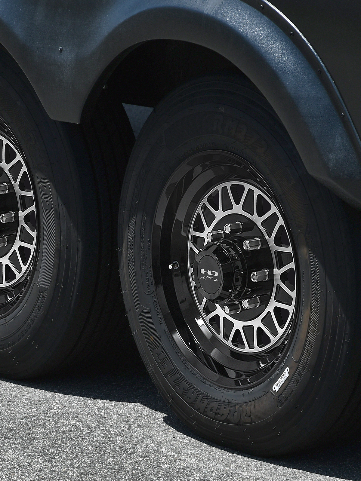 HD trailer wheels HDT Gloss Black Machined face