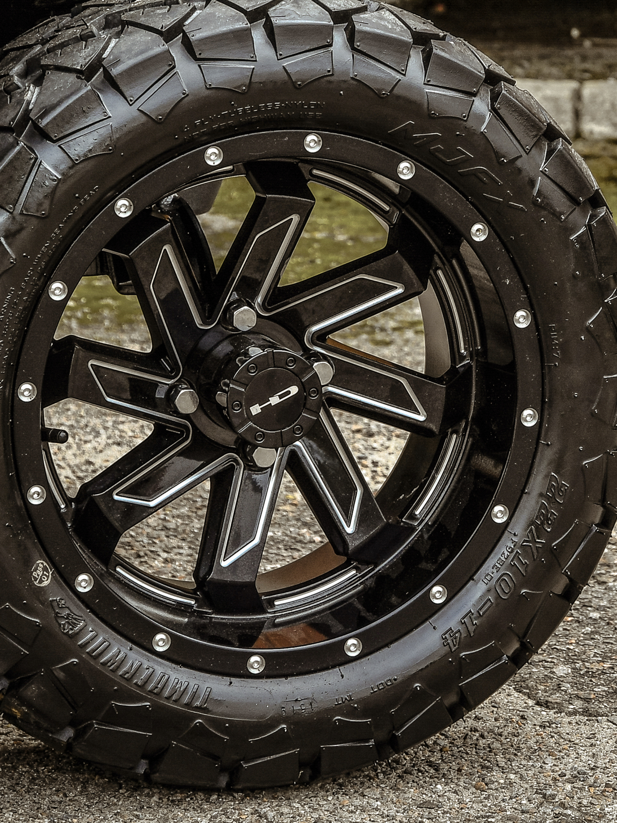 HD golf wheels saw gloss black milled edge